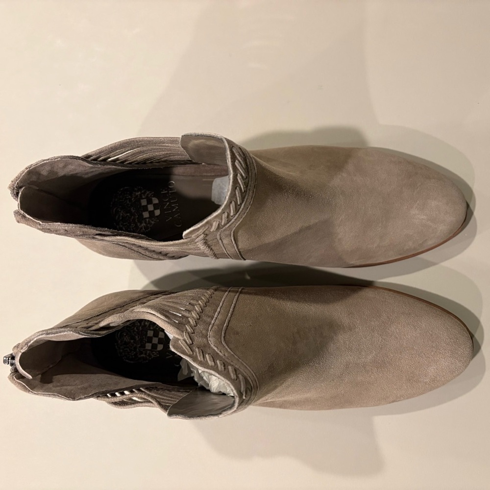 Vince Camuto Pippsy Suede Ankle Booties Cabincore Western low heel taupe - Picture 10 of 13